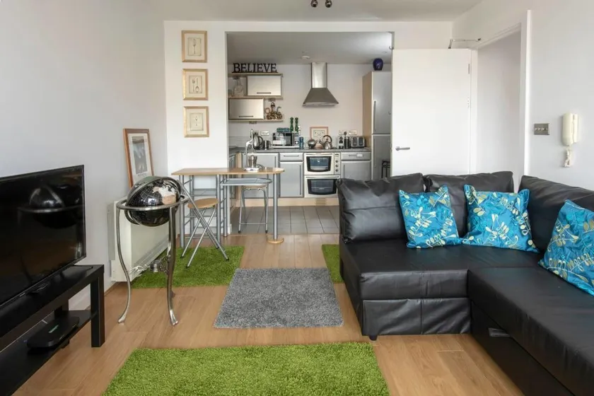 Stunning Modern 2BD Flat in Northern Quarter - Image 1