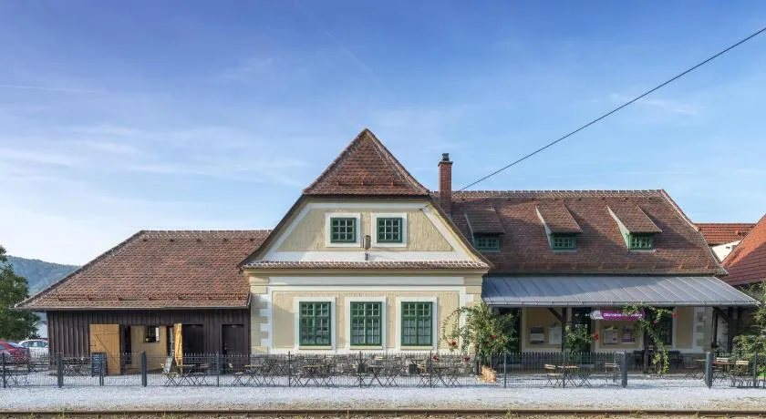 Railway cottage in Dürnstein - Image 1
