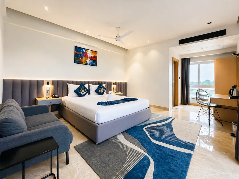 Hotel Kyzen HiTech City- Your Zenly Stay - Image 1