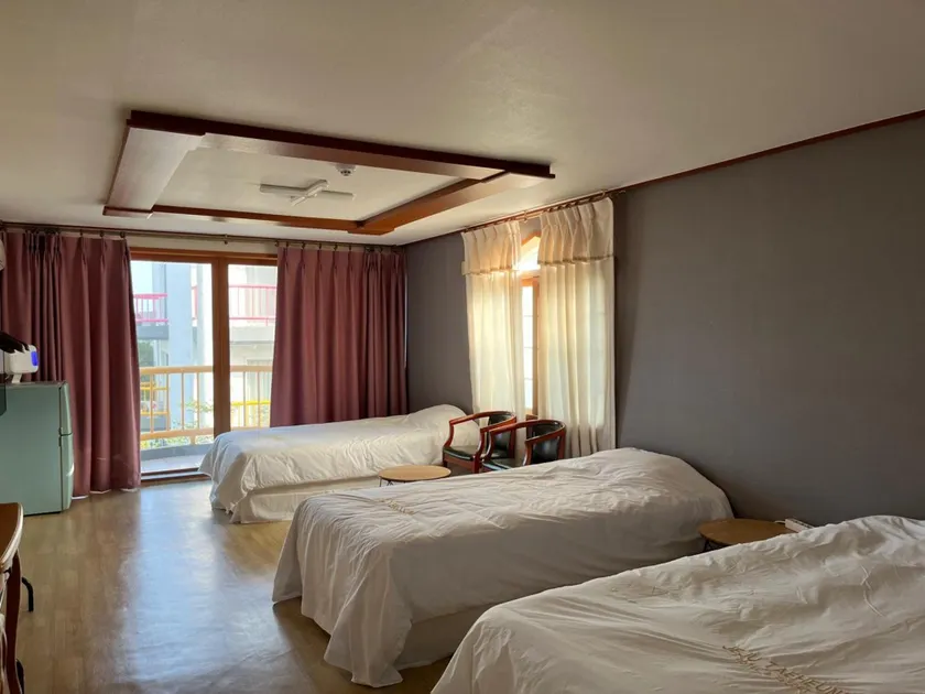 Jeju Guesthouse Big SSUM - Image 1