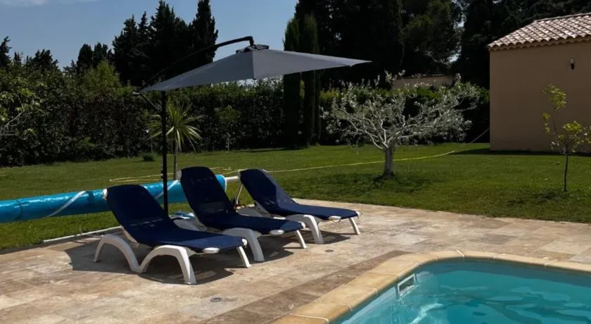Magnifique maisonnette Dépendance avec Piscine - Image 1