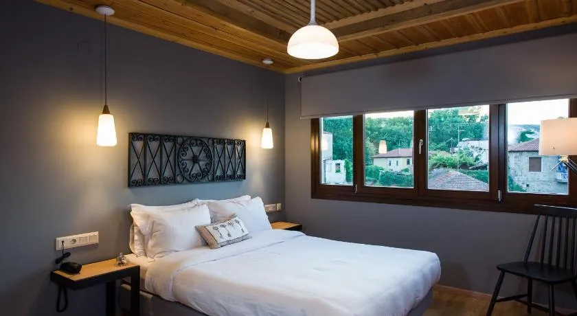 Riverside - Eco Living - Image 1