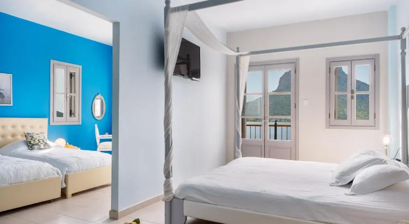 MasouriBlu Boutique Hotel - Image 1