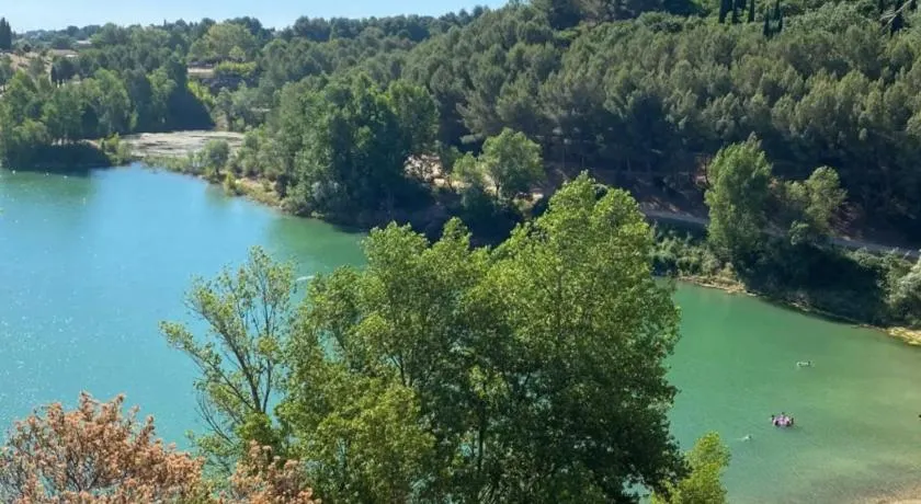 Provençal escape with terrace and garden view - Image 1