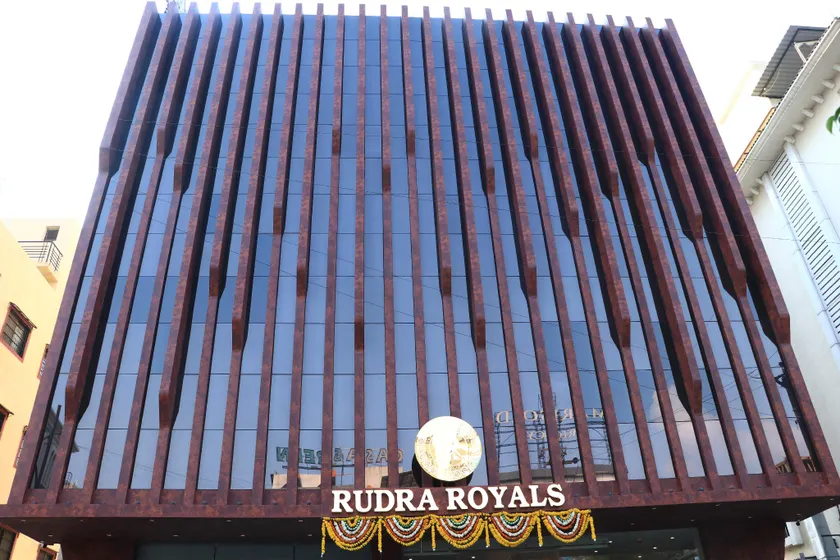 Hotel Rudra Royals - Image 1