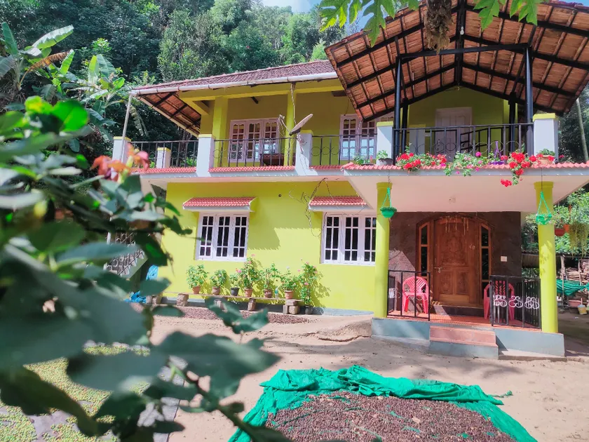 viDin Estate Stay - Image 1