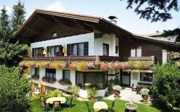Pension Montana - Image 1