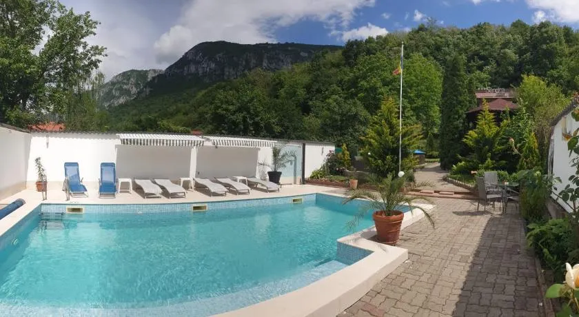Cazare Casa Sandra - Image 1