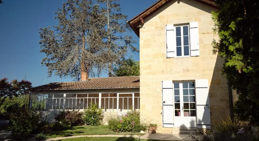 Près de Saint-Émilion maison de vigneron au cœur des vignes - Image 1