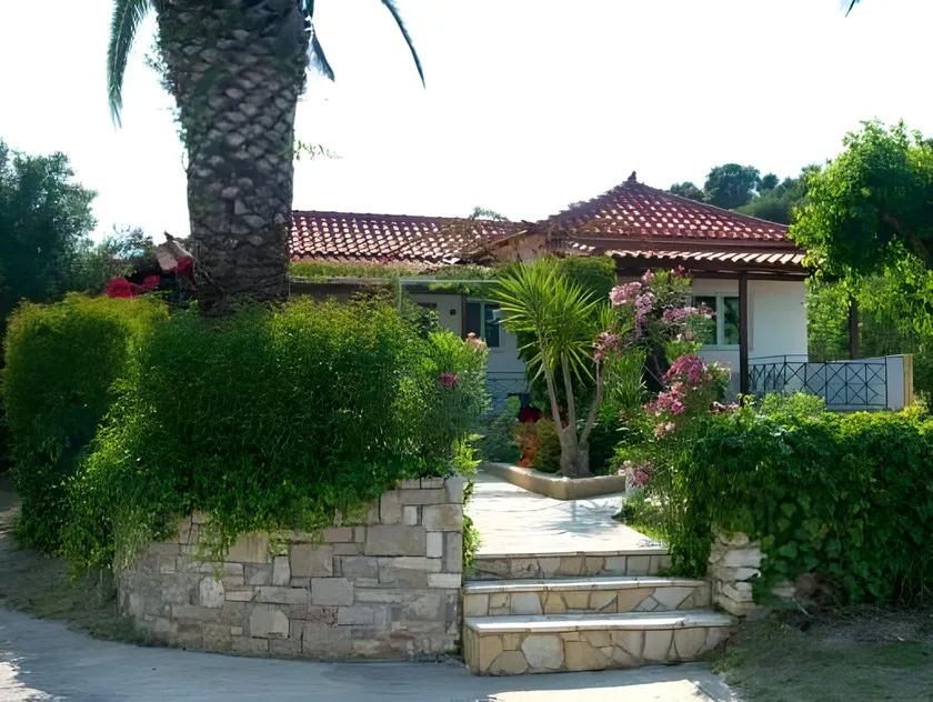 Peroulia Beach Houses - Image 1