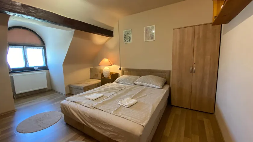 Bristol Apartments - Standard Family Room - Image 1