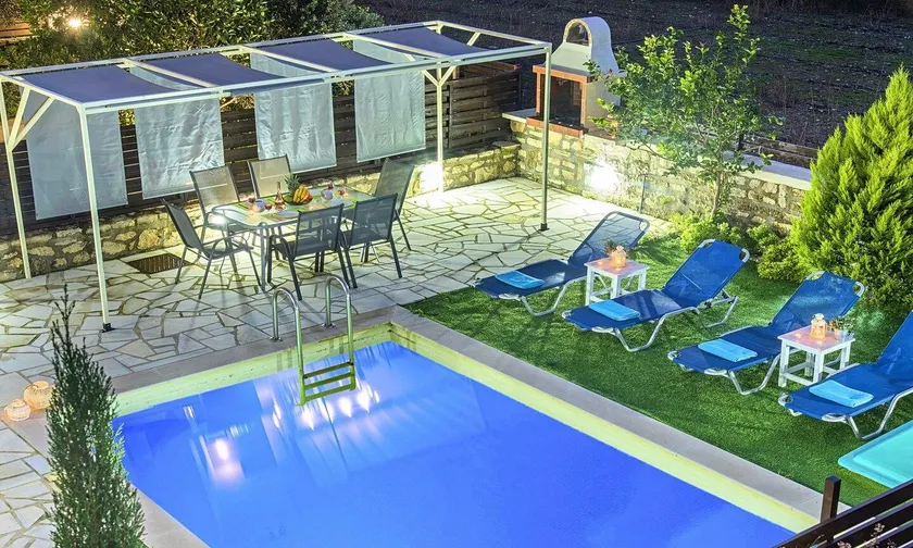 Casa Melia Heated Pool - Image 1