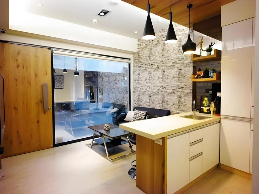 W Hostel - Image 1