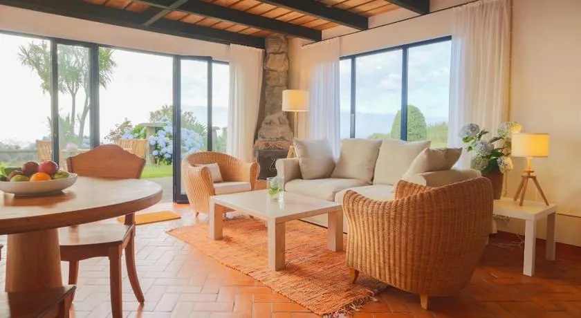Green OceanView Relaxing Cottage - Image 1