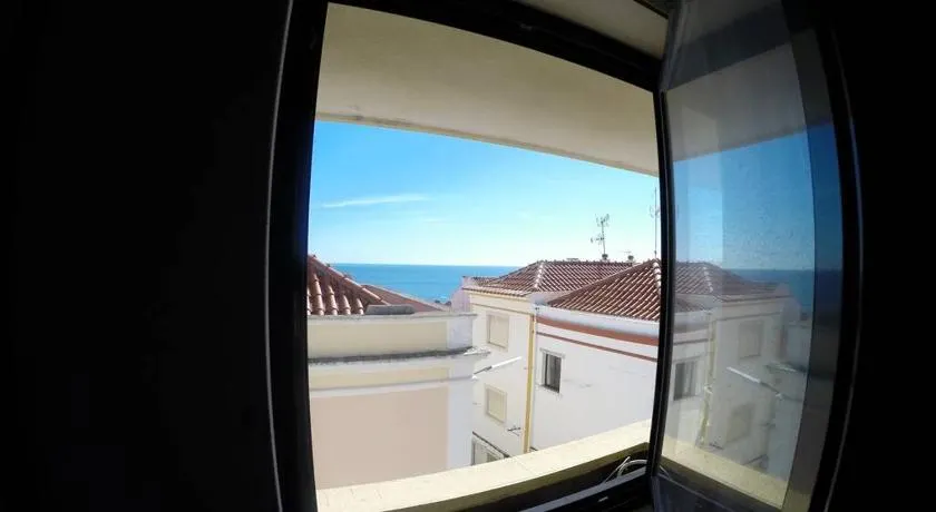 Sesimbra - Casa na Praia (Reg.97616/AL) - Image 1