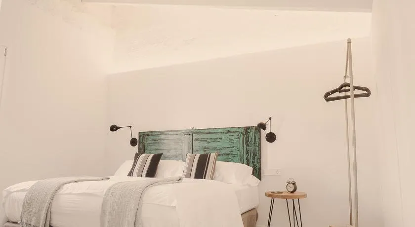 Smoix hotel - Image 1