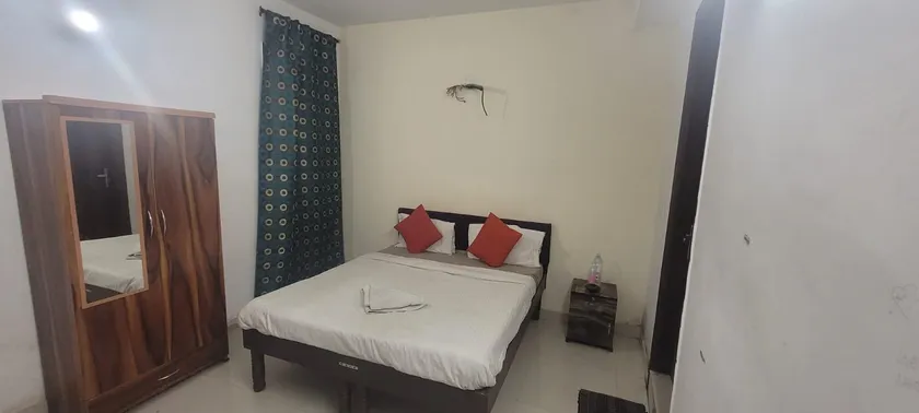 Hotel Saket Villa - Image 1