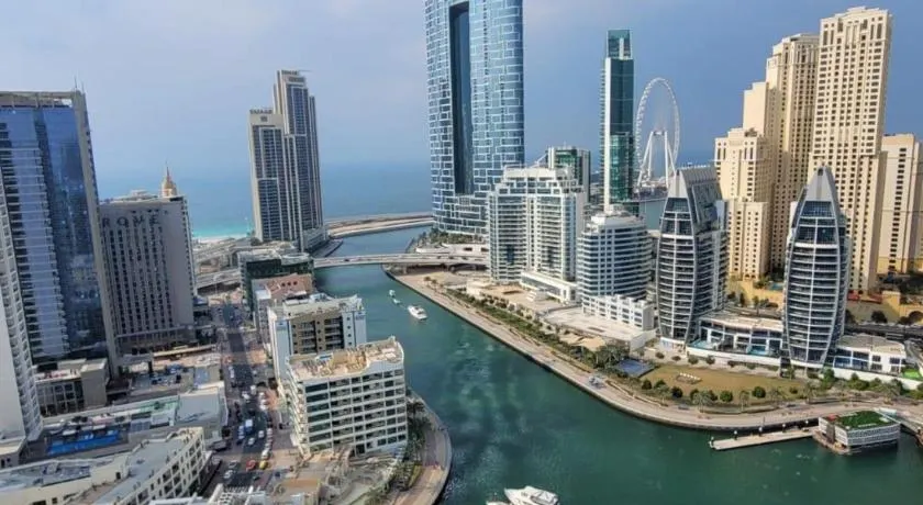 Dubai Marina Walk Gem Modern Apartments with Pool & Gym access, Steps to Beach & Metro Managed by SunnyHomes - Image 1