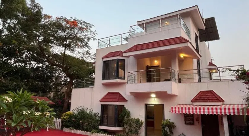 Royal Villa 3 - Luxurious 3BHK Villa with Huge Pvt Swimming Pool - Image 1