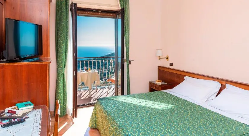 Hotel Montana - Image 1