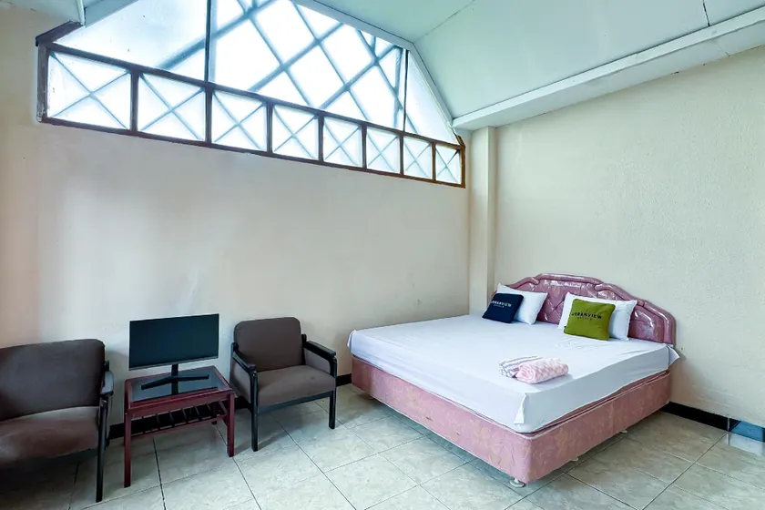 Urbanview Hotel AR Cottage Gambung - Image 1