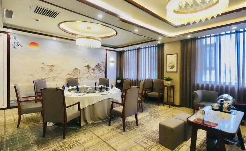 Junrui Garden Hotel - Image 1