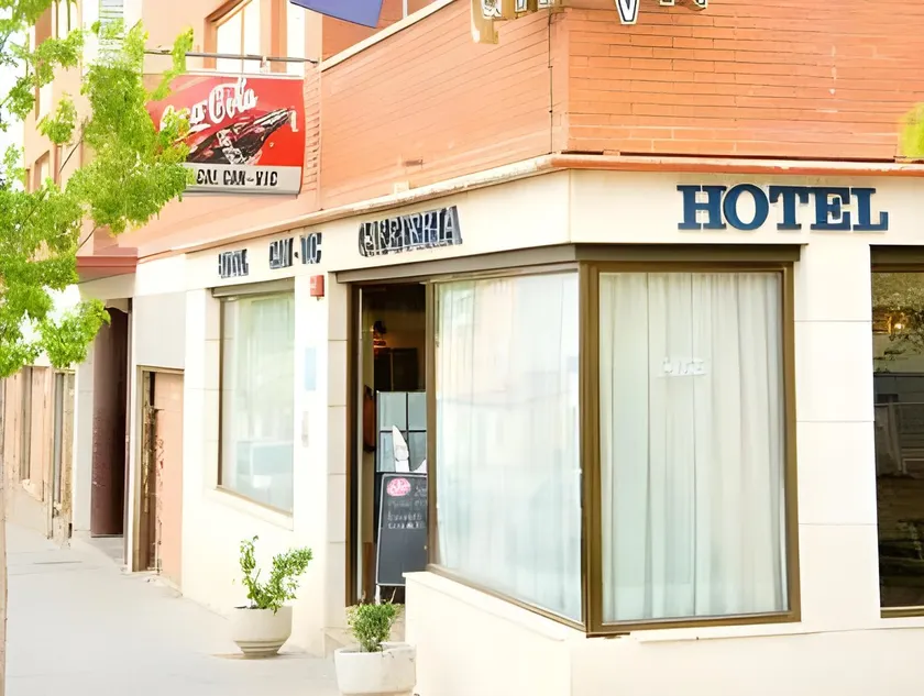 Hotel Can-Vic - Image 1