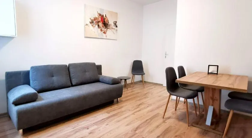 Bacher Apartment - Image 1
