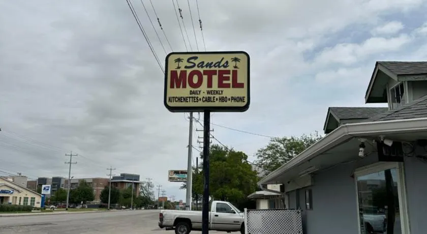 Sands Motel - Image 1