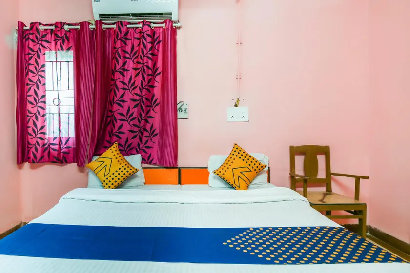 SPOT ON 67211 Hotel Gokul - Image 1