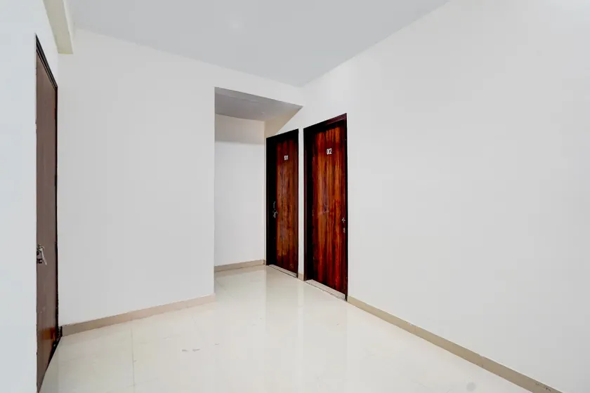 Hotel O Best Stay - Image 1