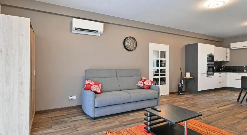 Studio 42m² Design - Image 1