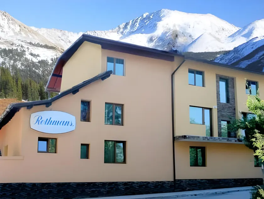 Hotel Rothmans-Breakfast - Free parking - Lobby - Image 1