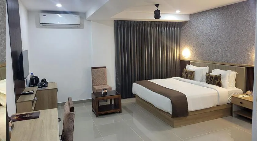 Hotel Queen Maria - Image 1