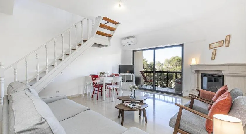Guia Alamos Duplex Apartment - Image 1