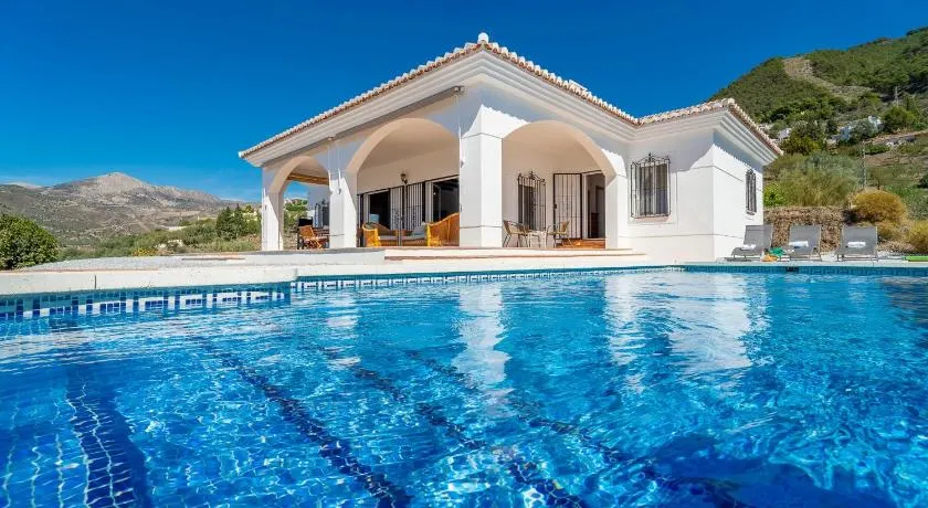 Villa 'Casa Hyam' mit Seeblick, privatem Pool und Klimaanlage - Image 1