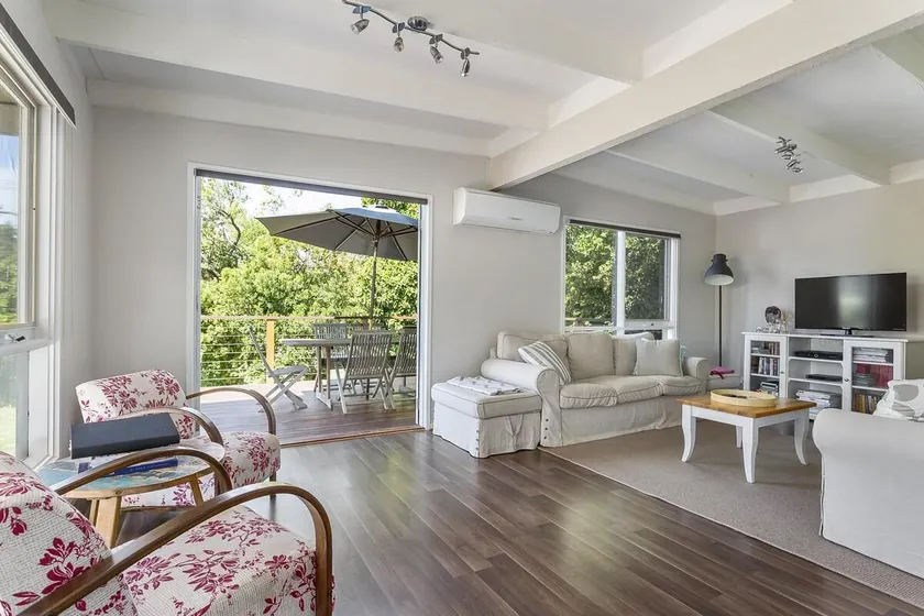 Blairgowrie Bella - light filled home with great deck - Image 1