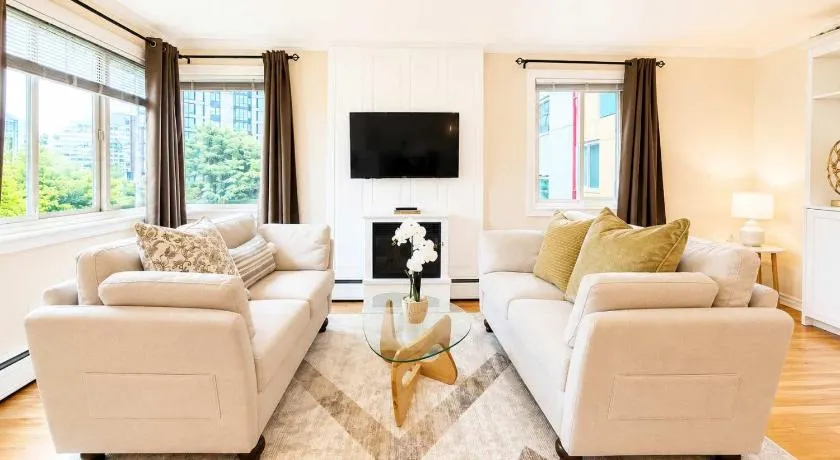 Downtown 1 BR Condo near Convention Center - Image 1
