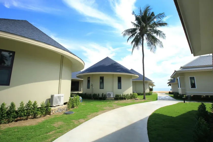 Wis Beach Khanom - Image 1