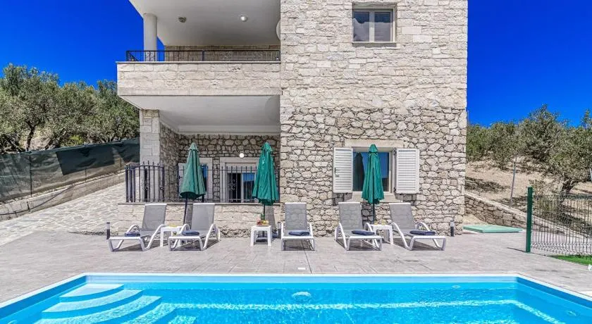 Aurora Stone Villa With Private Pool - Image 1