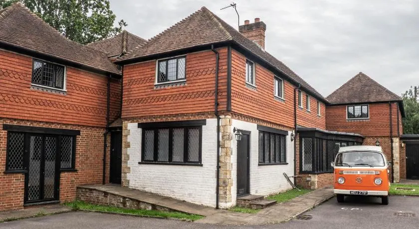 2 Ringles Place - Image 1