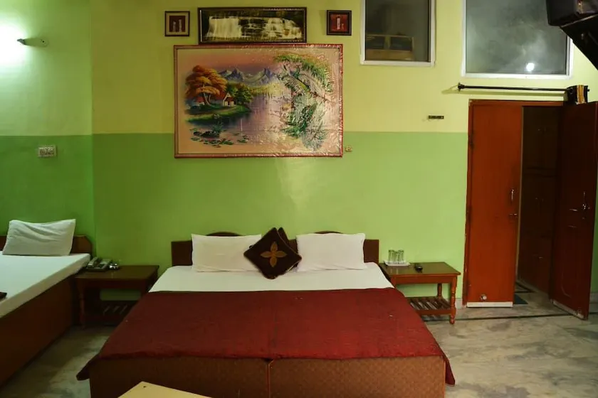 Hotel O Shree Shyam Guest House - Image 1