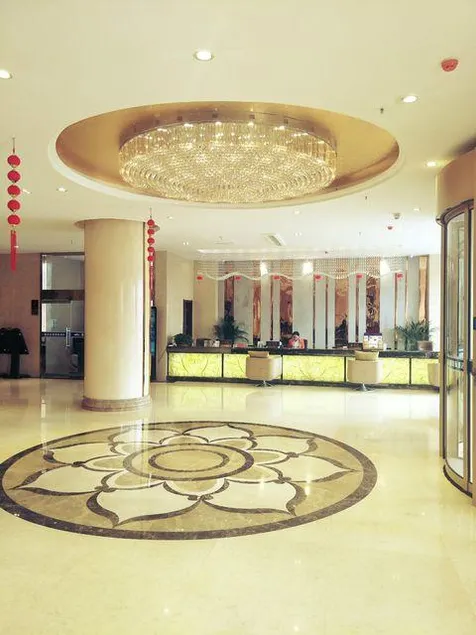 Saint Peak International Hotel - Image 1