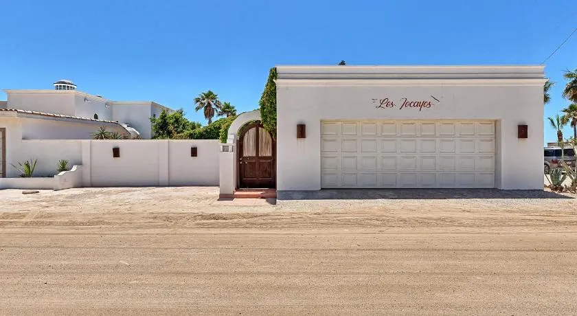 Los Tocayos - Image 1