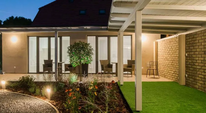 Villa Strokay - Few minutes walk from Lake Balaton - Image 1