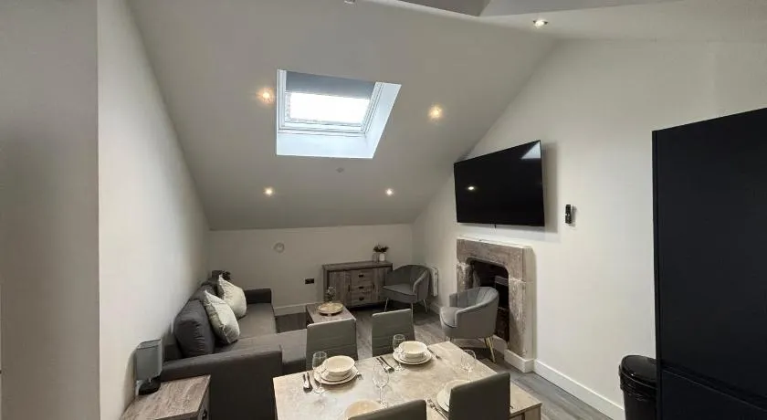 Cumberland Street Apartments by Happy Days - Image 1