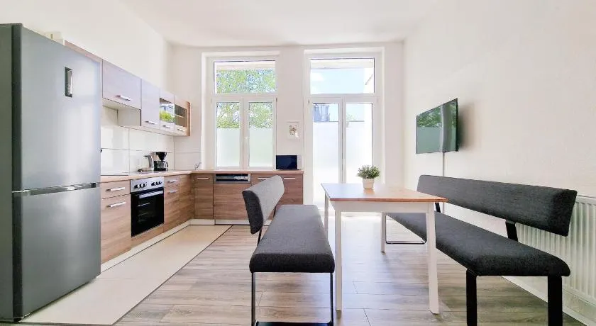 RAJ Living - 3 Zimmer Wohnungen mit Balkon - 15 Min zur Messe DUS - Image 1