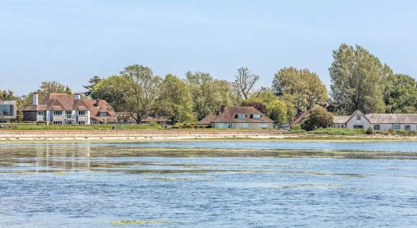 3 bedroom Cottage in the heart of beautiful Bosham - Pass the Keys - Image 1