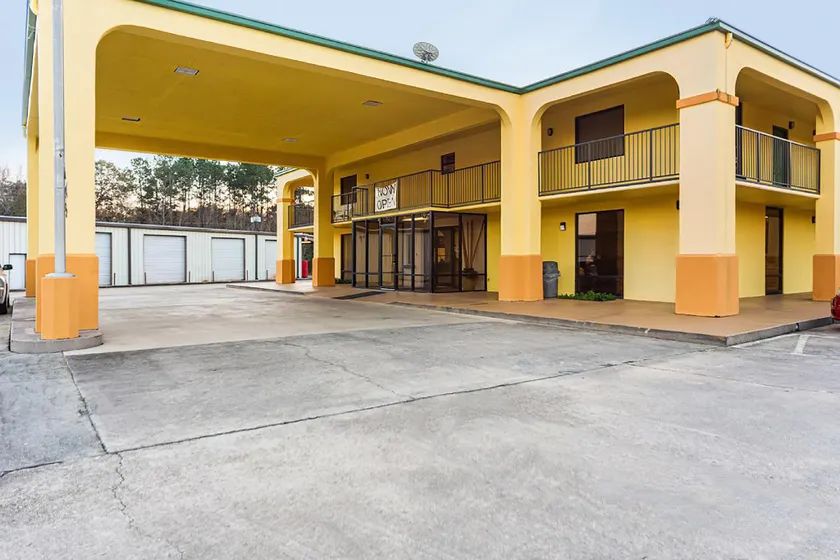 Quality Inn - Image 1