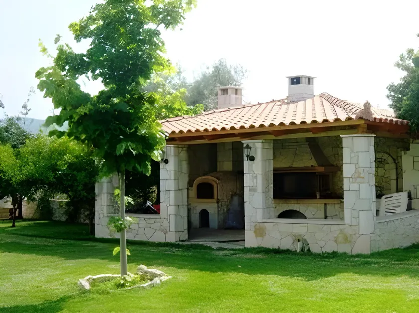Dukes Poolside Houses - Image 1